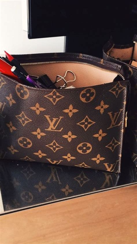 lv make up tas